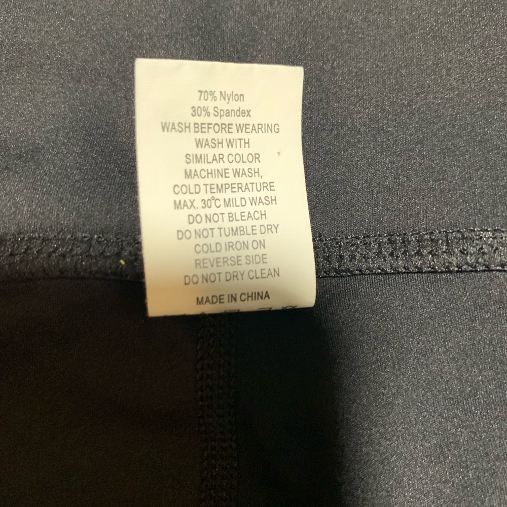 Zyia black leggings. Crop. Size 12. - Picture 4 of 12